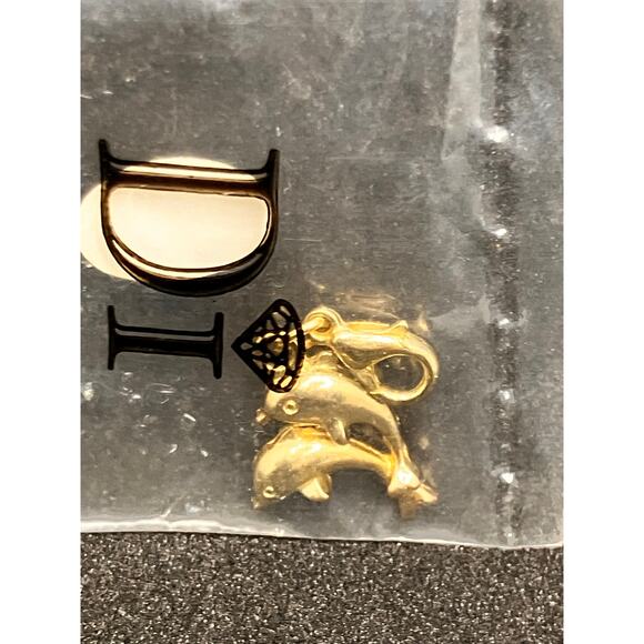 DIAMONDS INTERNATIONAL "Di" GOLD TONE LINK CHARM BRACELET AND Dolphin CHARM - Picture 8 of 8